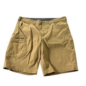 Eddie Bauer Mens Tan Cargo Shorts 11” Inseam Size 40